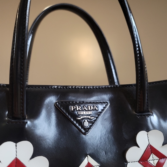 SOLD !Prada open tote - Picture 3 of 14